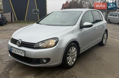 Хэтчбек Volkswagen Golf 2010 в Ужгороде