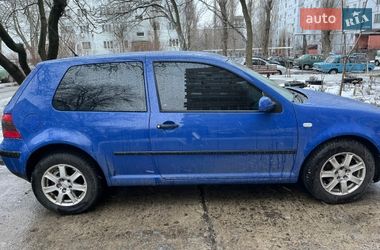 Хетчбек Volkswagen Golf 2001 в Южноукраїнську