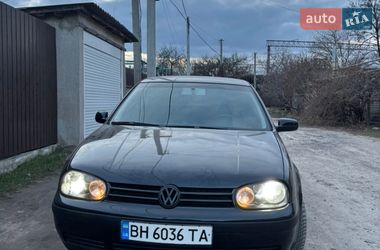 Хэтчбек Volkswagen Golf 2003 в Одессе