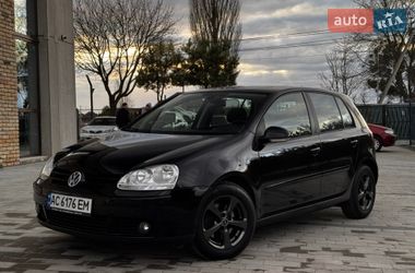Хетчбек Volkswagen Golf 2006 в Луцьку