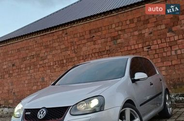 Хэтчбек Volkswagen Golf 2006 в Дубровице