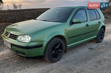 Хэтчбек Volkswagen Golf 1998 в Чорткове