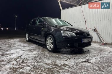 Хетчбек Volkswagen Golf 2006 в Миронівці