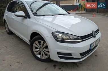 Хэтчбек Volkswagen Golf 2015 в Киеве