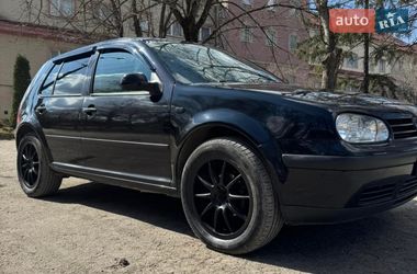 Хэтчбек Volkswagen Golf 2001 в Хотине