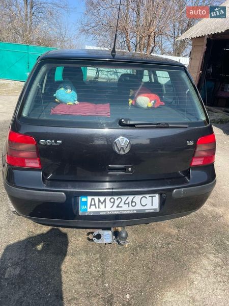 Хэтчбек Volkswagen Golf 2001 в Коростышеве