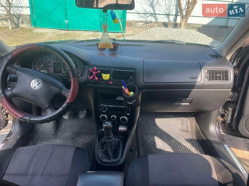 Хэтчбек Volkswagen Golf 2001 в Коростышеве