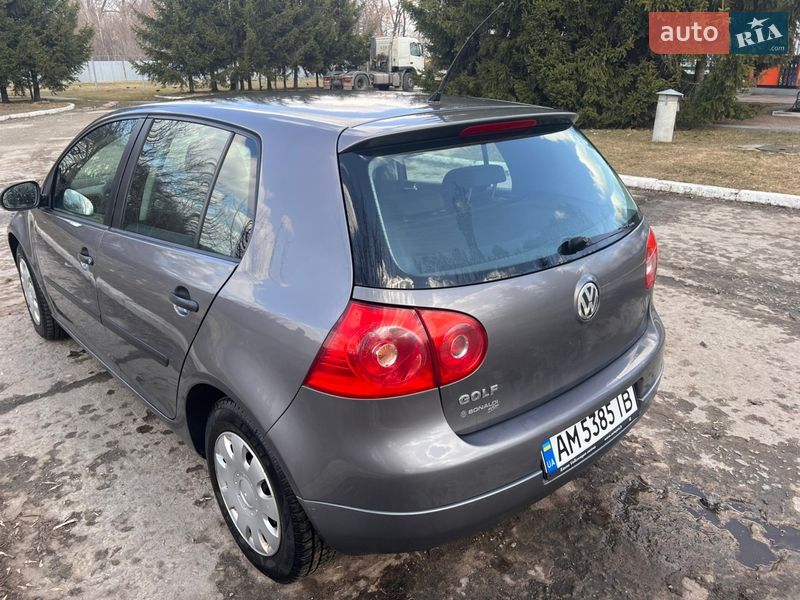 Хэтчбек Volkswagen Golf 2006 в Бердичеве