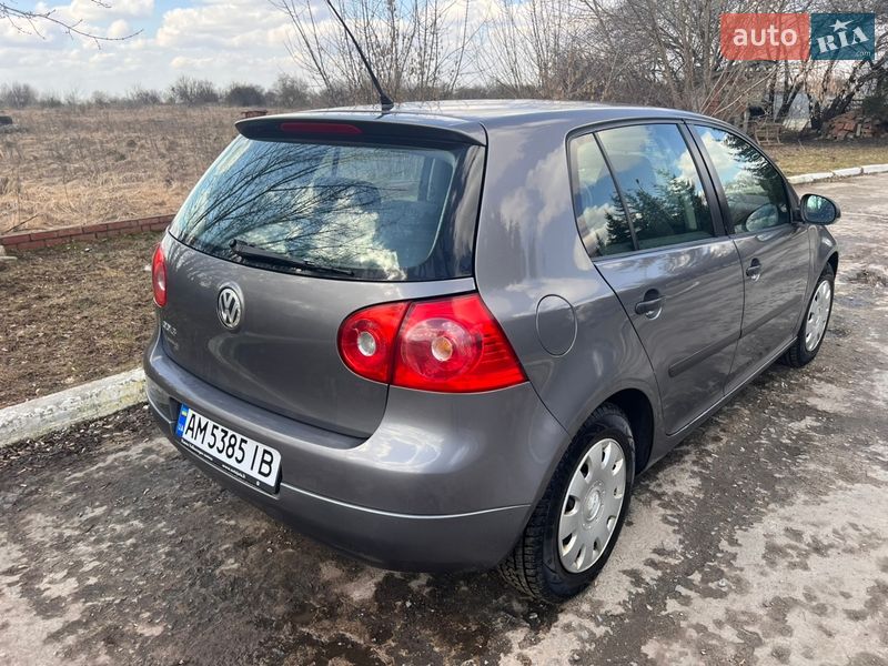 Хэтчбек Volkswagen Golf 2006 в Бердичеве