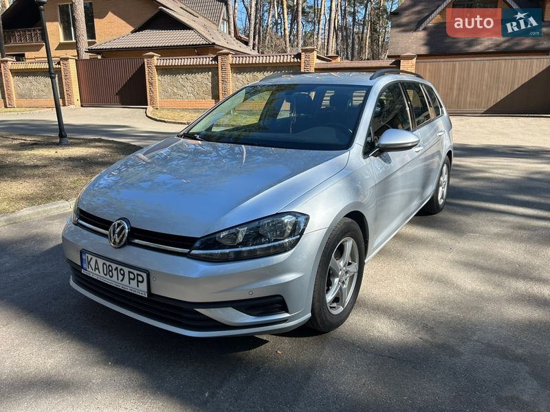 Универсал Volkswagen Golf 2018 в Чернигове
