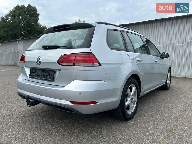 Универсал Volkswagen Golf 2018 в Чернигове