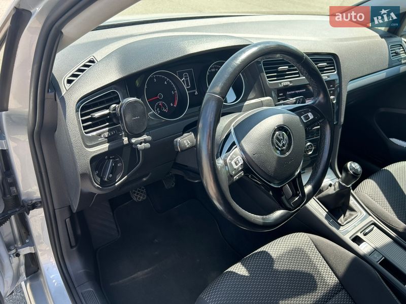 Универсал Volkswagen Golf 2018 в Чернигове