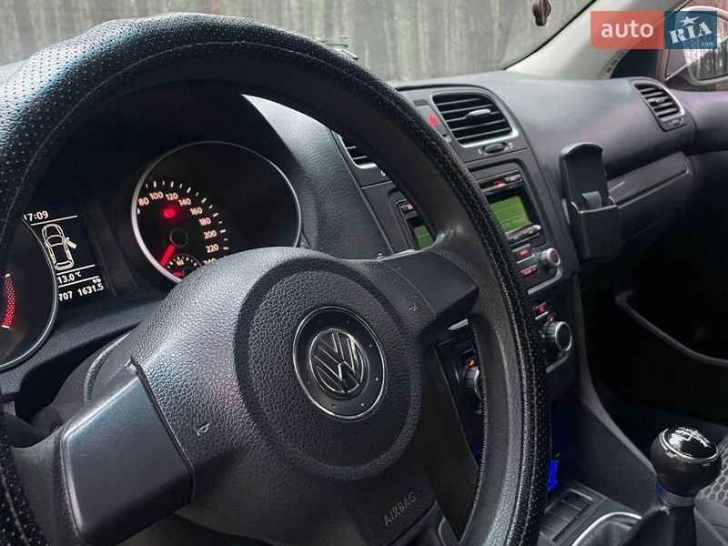 Универсал Volkswagen Golf 2011 в Вознесенске