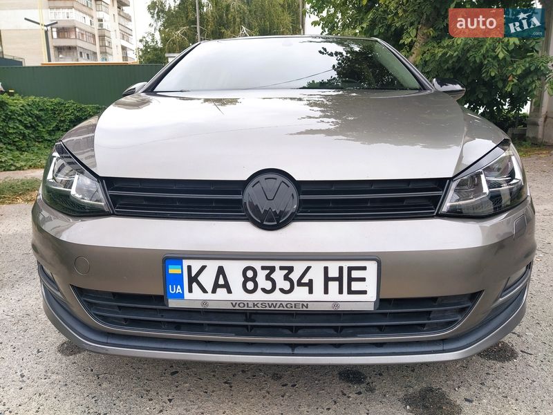 Хэтчбек Volkswagen Golf 2013 в Ромнах