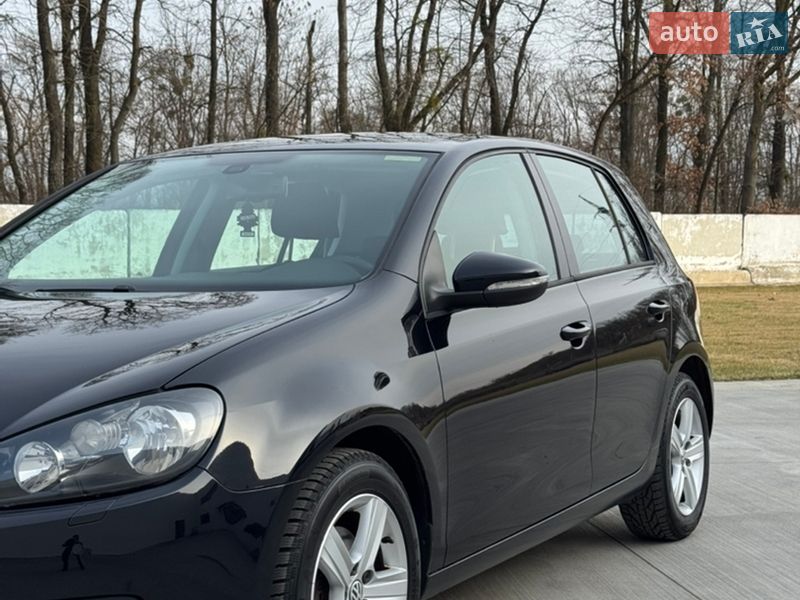 Хетчбек Volkswagen Golf 2010 в Луцьку