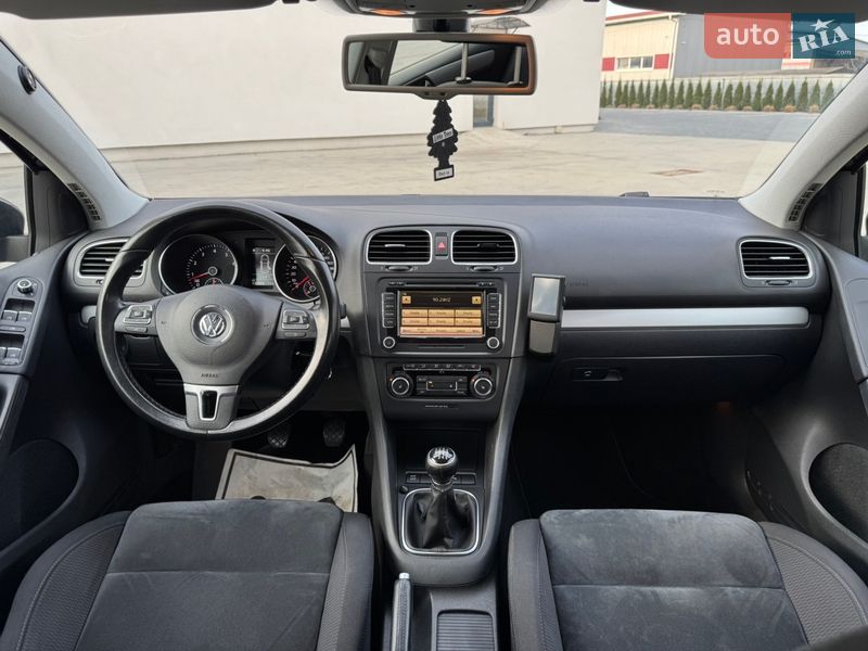 Хетчбек Volkswagen Golf 2010 в Луцьку