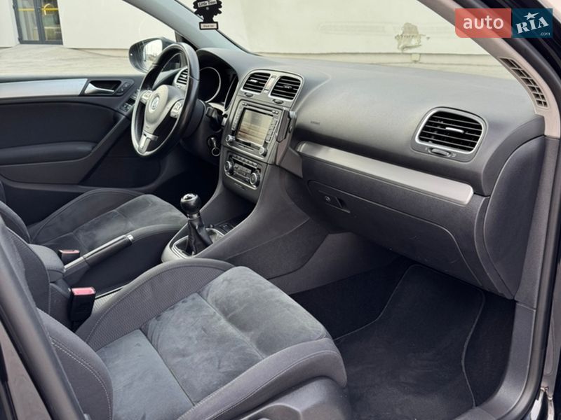 Хетчбек Volkswagen Golf 2010 в Луцьку