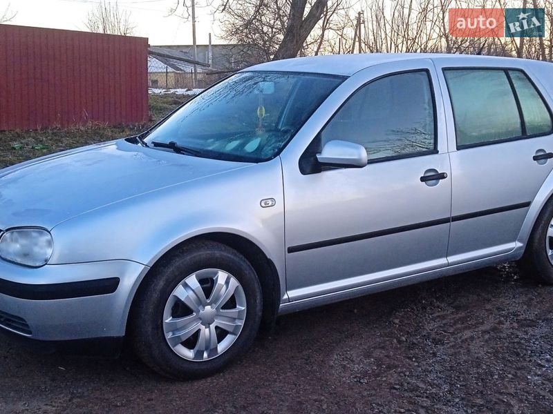 Хэтчбек Volkswagen Golf 2001 в Хмельницком