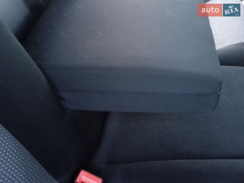 Хэтчбек Volkswagen Golf 2001 в Хмельницком