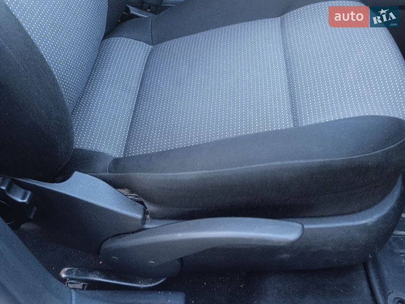 Хэтчбек Volkswagen Golf 2001 в Хмельницком