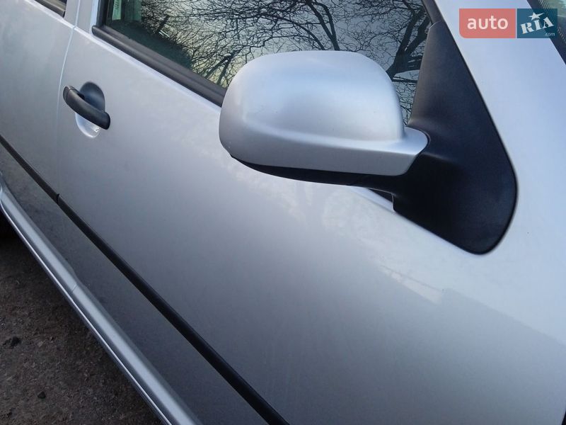 Хэтчбек Volkswagen Golf 2001 в Хмельницком