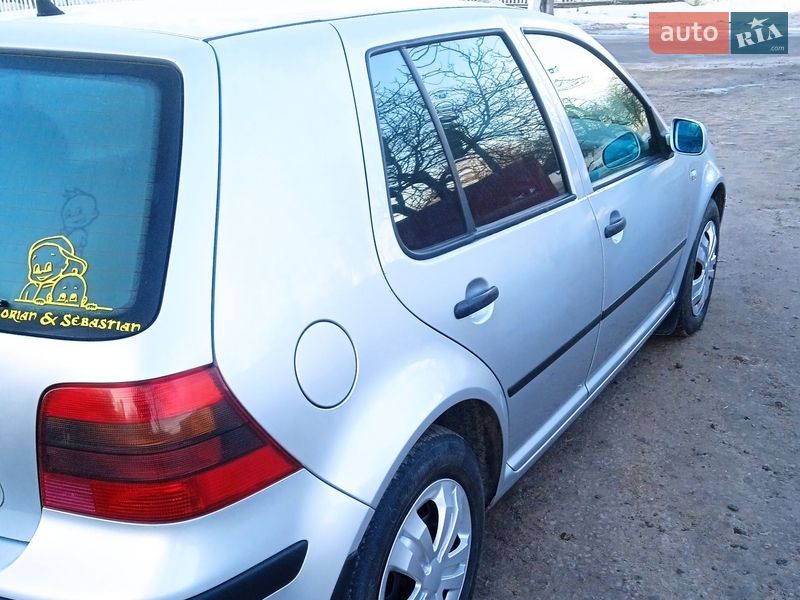Хэтчбек Volkswagen Golf 2001 в Хмельницком