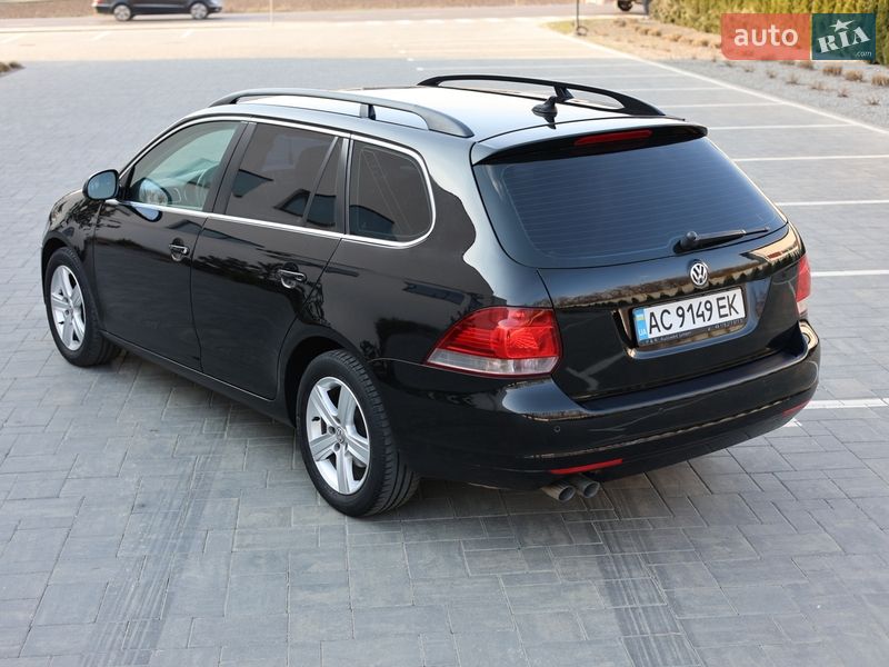 Универсал Volkswagen Golf 2011 в Луцке