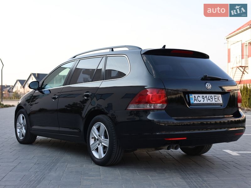 Универсал Volkswagen Golf 2011 в Луцке