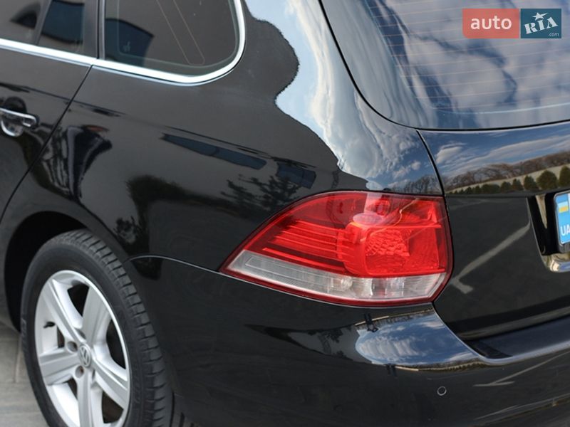 Универсал Volkswagen Golf 2011 в Луцке