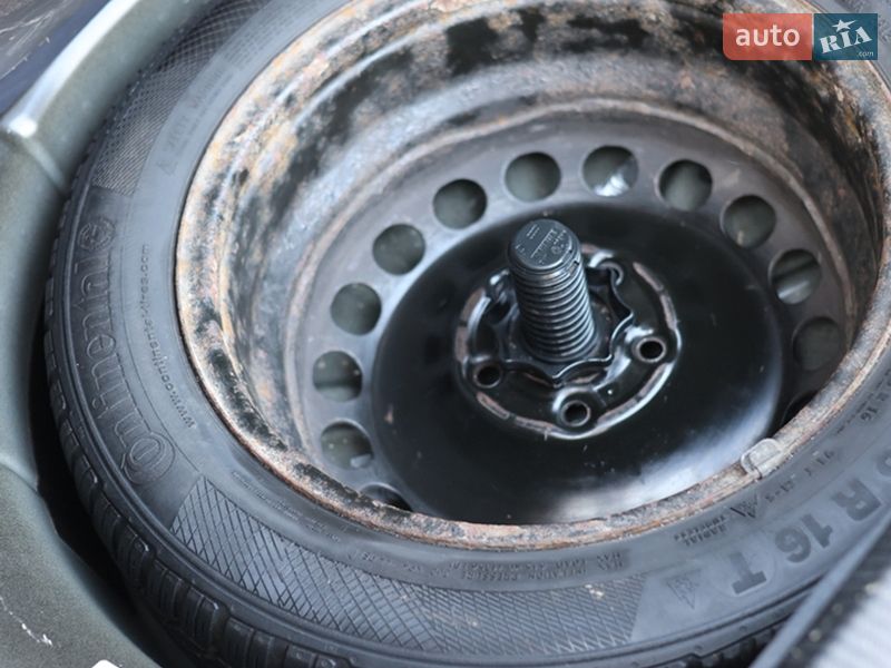 Универсал Volkswagen Golf 2011 в Луцке