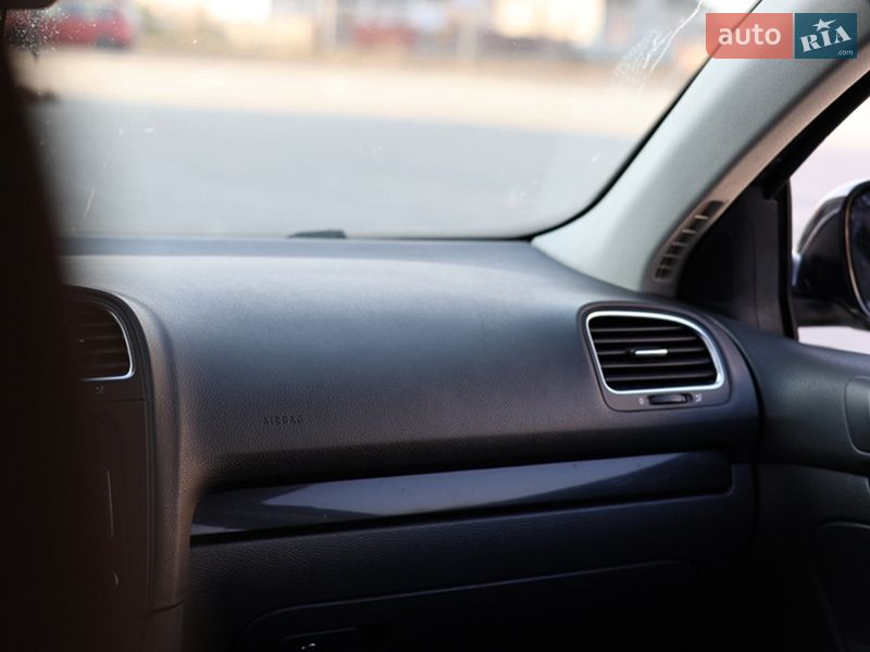 Универсал Volkswagen Golf 2011 в Луцке