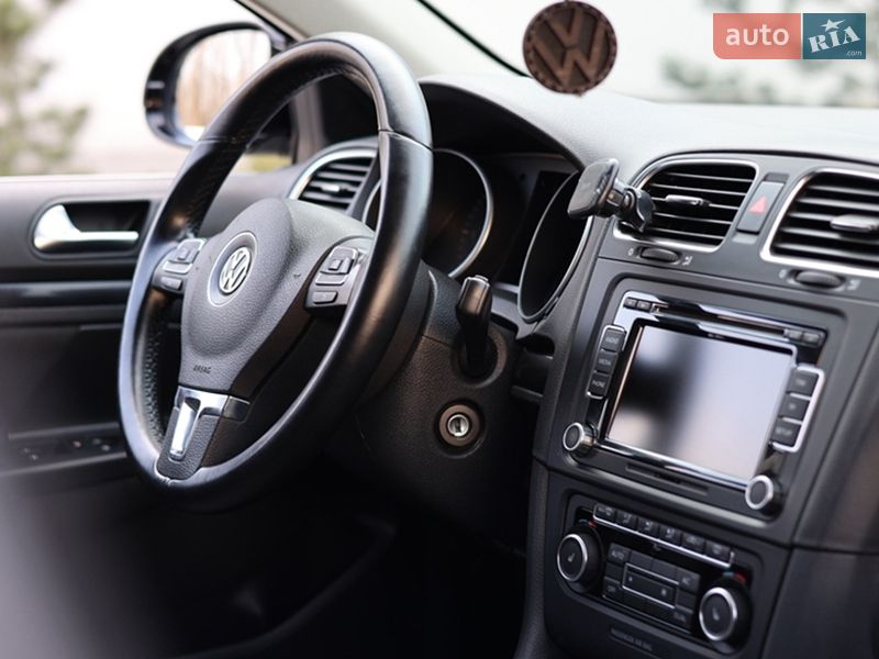 Универсал Volkswagen Golf 2011 в Луцке