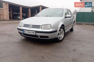 Хетчбек Volkswagen Golf 2000 в Тростянці