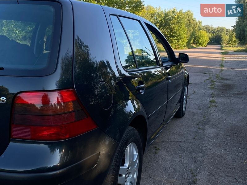 Хэтчбек Volkswagen Golf 2001 в Нежине