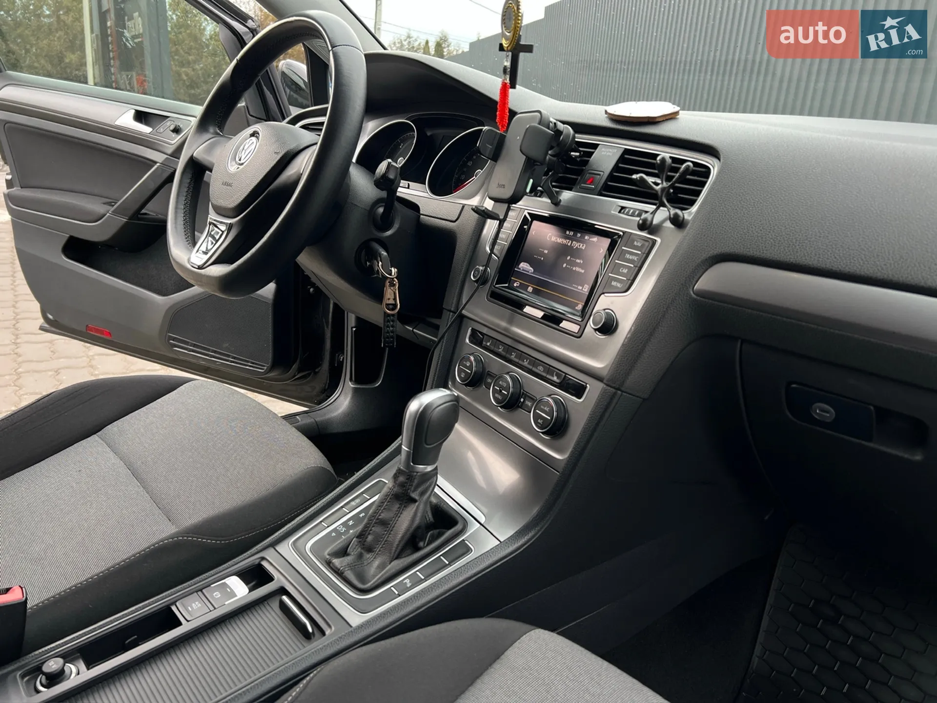 Volkswagen Golf 2015 VIN WVWZZZAUZFP634334 фото оголошення 45 з 96