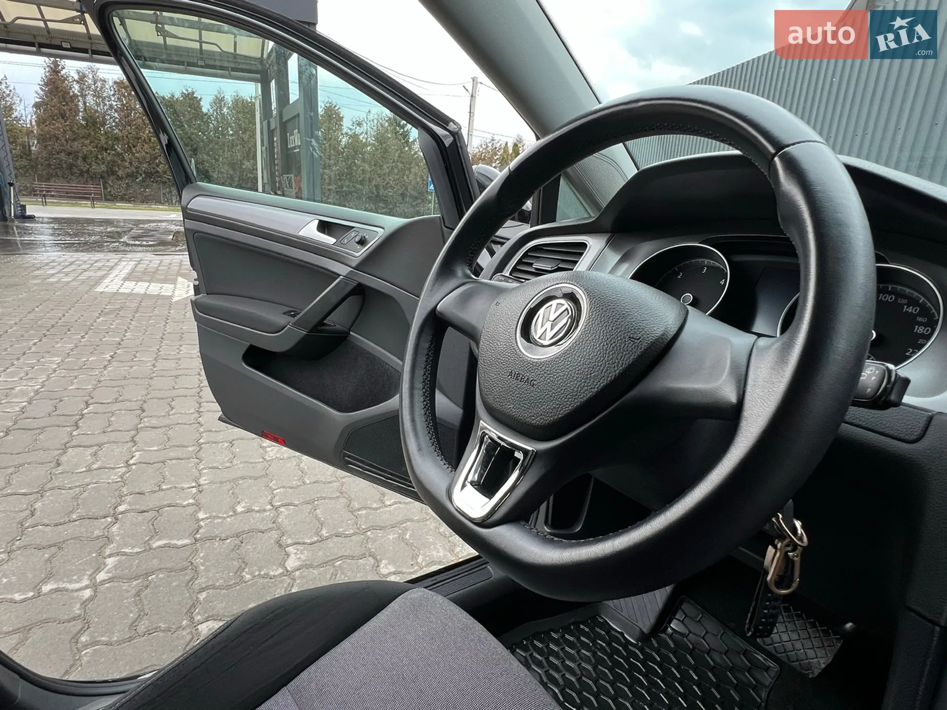 Volkswagen Golf 2015 VIN WVWZZZAUZFP634334 фото оголошення 65 з 96