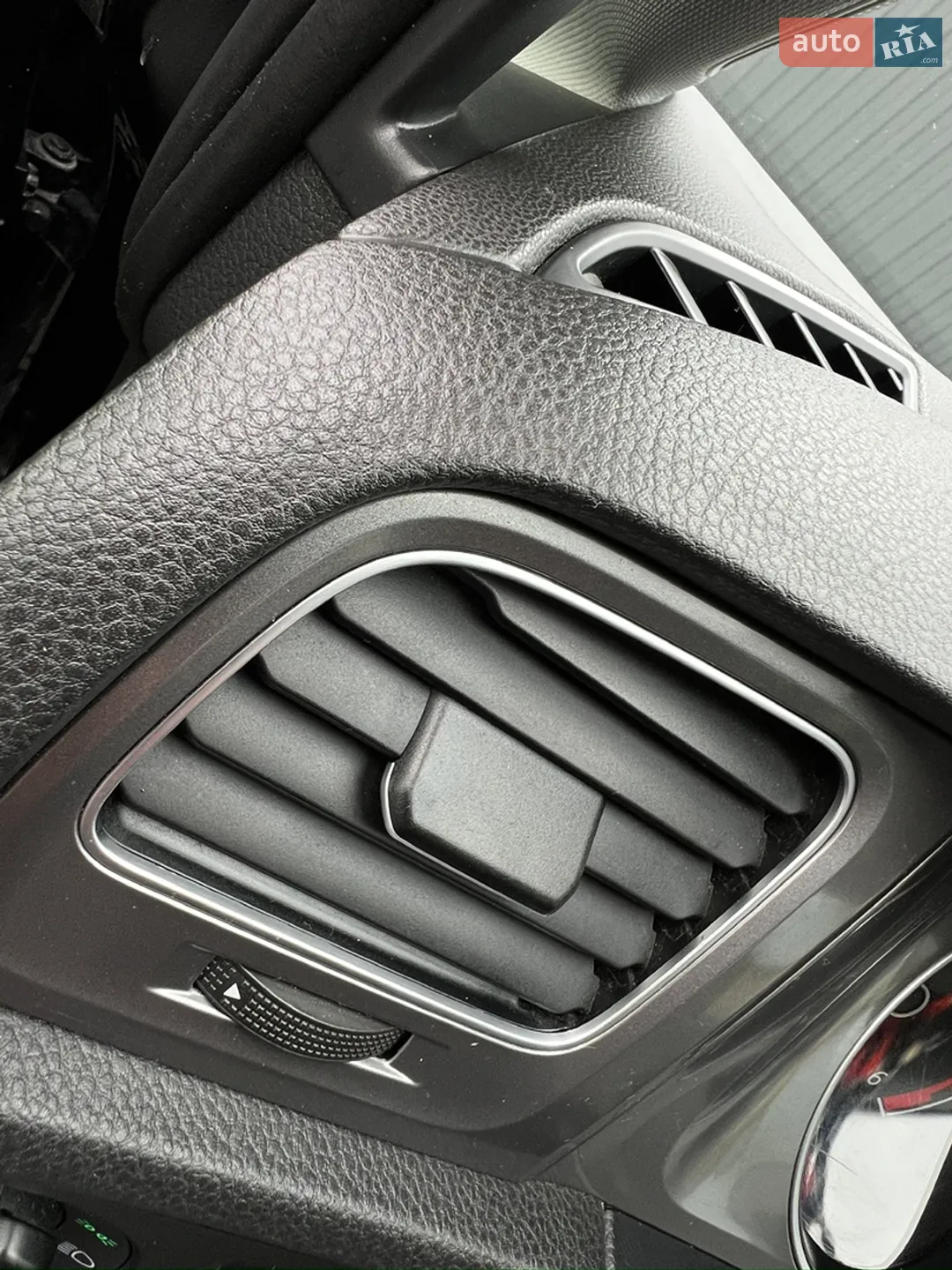 Volkswagen Golf 2015 VIN WVWZZZAUZFP634334 фото оголошення 93 з 96