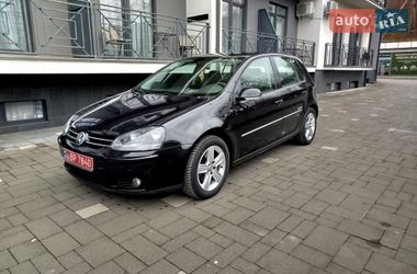 Хетчбек Volkswagen Golf 2008 в Сваляві