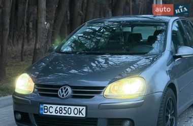 Хетчбек Volkswagen Golf 2004 в Львові