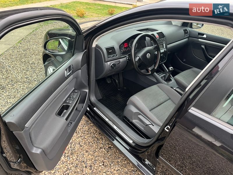 Хэтчбек Volkswagen Golf 2007 в Калуше