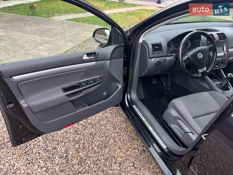 Хэтчбек Volkswagen Golf 2007 в Калуше
