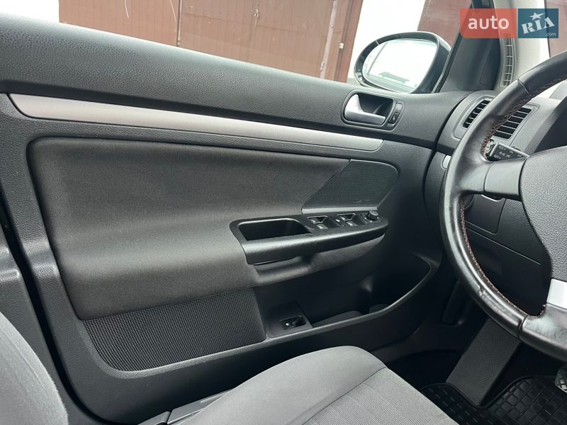 Хэтчбек Volkswagen Golf 2007 в Калуше