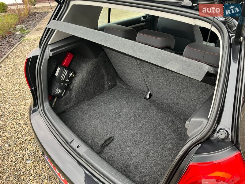 Хэтчбек Volkswagen Golf 2007 в Калуше