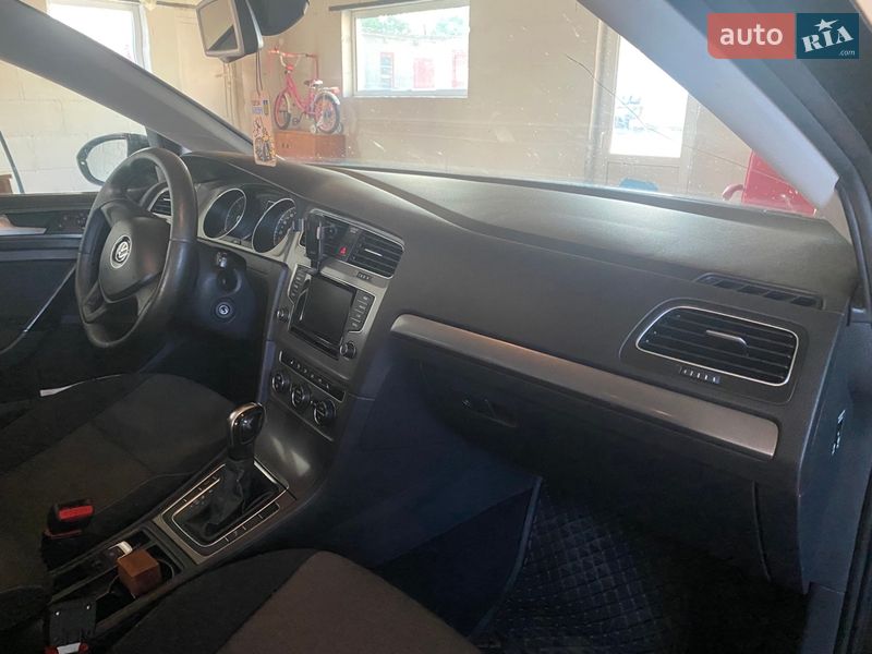 Универсал Volkswagen Golf 2013 в Луцке