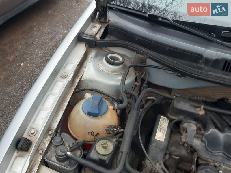 Хэтчбек Volkswagen Golf 1999 в Южноукраинске