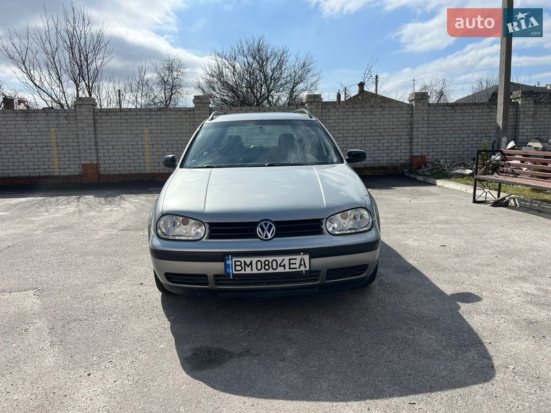 Універсал Volkswagen Golf 2002 в Сумах