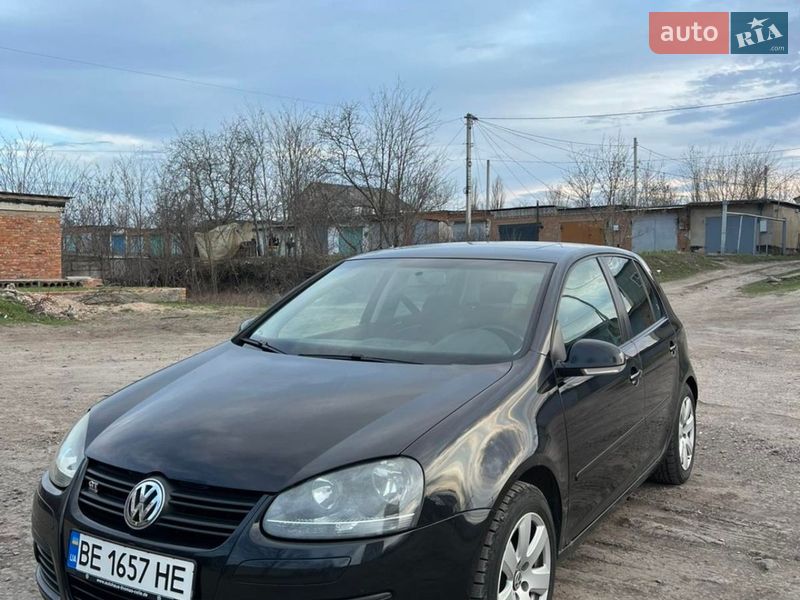 Хэтчбек Volkswagen Golf 2008 в Первомайске