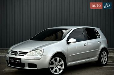 Хетчбек Volkswagen Golf 2005 в Миколаєві
