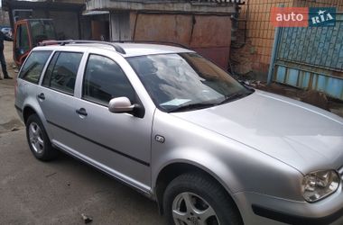 Універсал Volkswagen Golf 2000 в Рівному