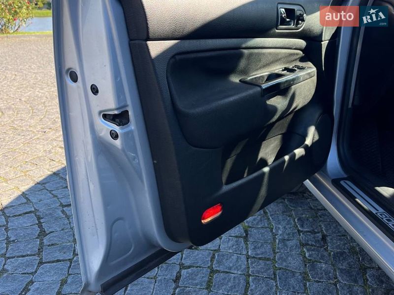 Хэтчбек Volkswagen Golf 2000 в Львове